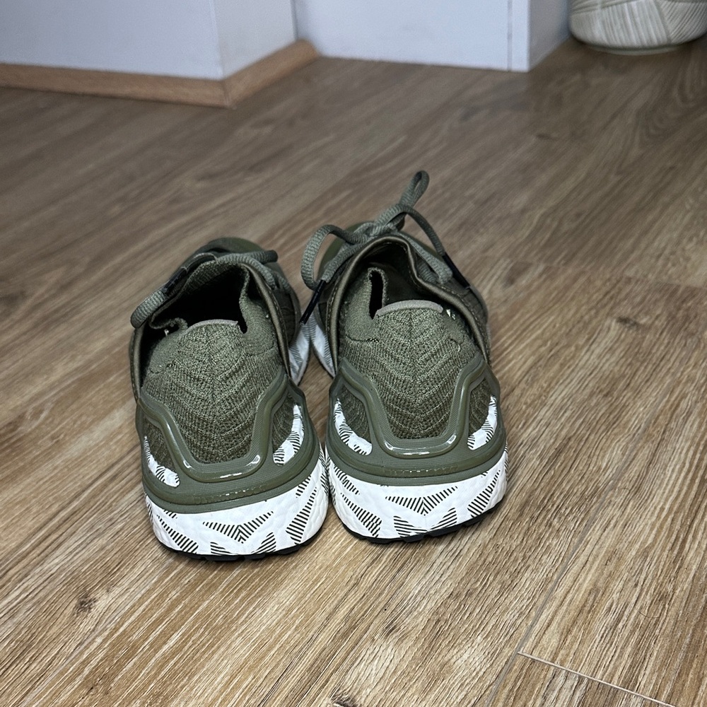 Adidas x Stella McCartney Ultraboost (Never Worn) - Picture 3 of 7